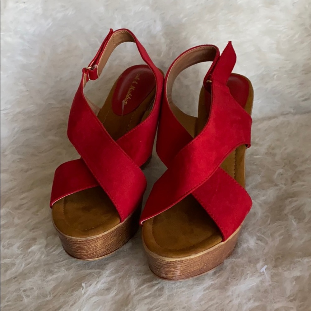 Mark & Maddux size 8 1/2 wedge - guc